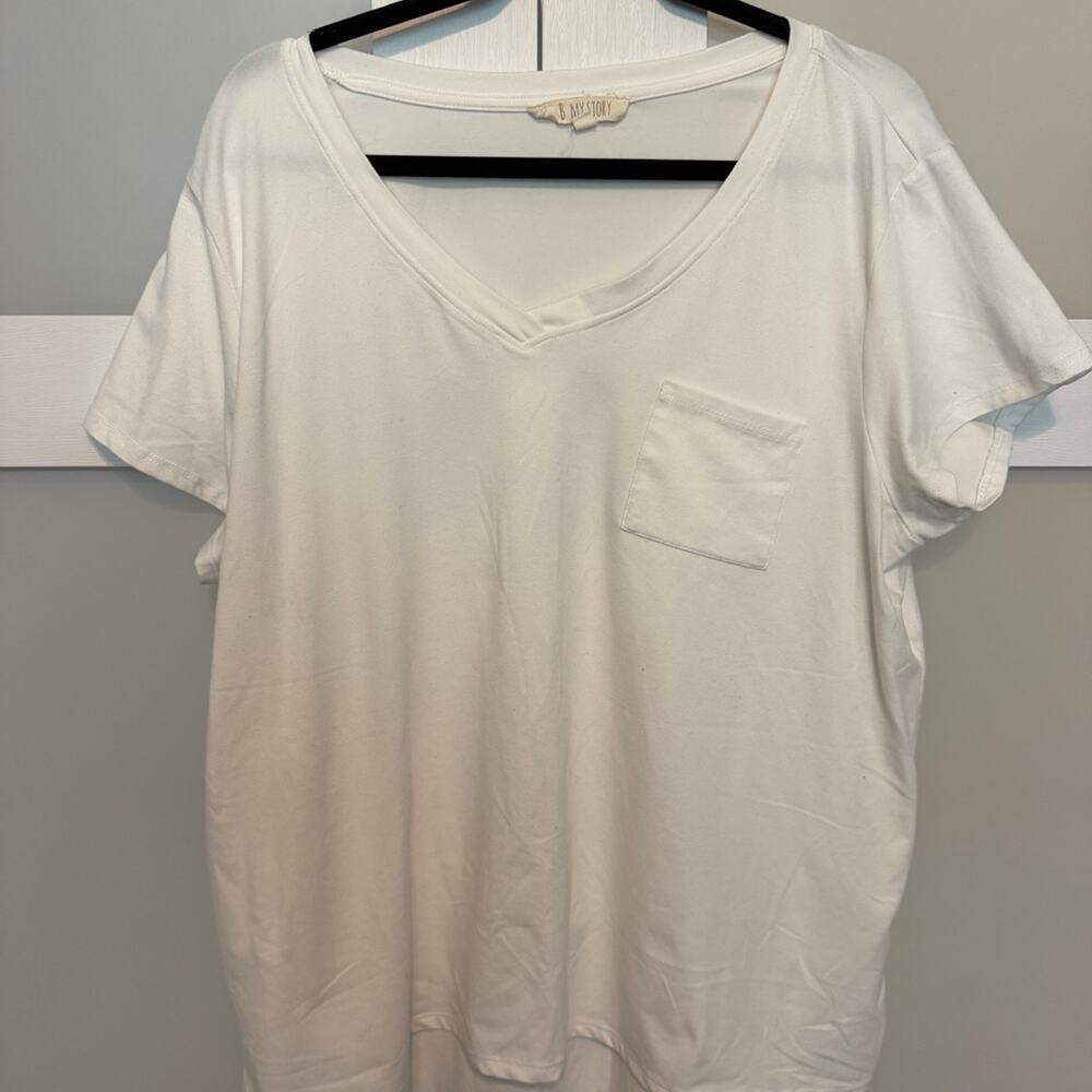 B My Story Women’s 2X White V-Neck Pocket T-Shirt Plus Size Short Sleeve Basic T